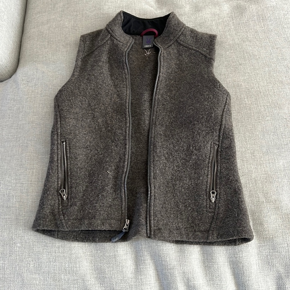 Womens like new grey ibex wool vest. Size XL fits like a small-medium